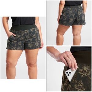 NWT Athleta Womens Trekkie North Olive Green Floral Ripstop Hiking Shorts Sz 24